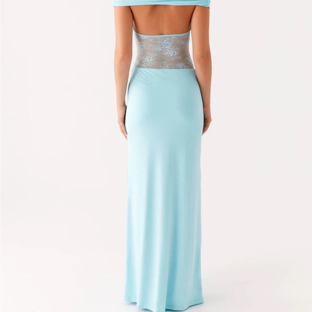Elegant Off-Shoulder Light Blue Dress - Picture 2 of 2